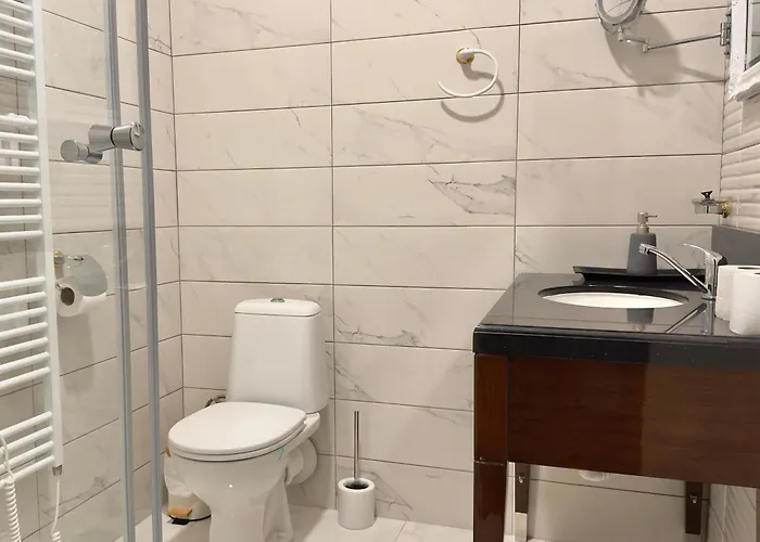 Zeleny Dum Hotell